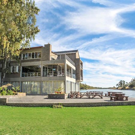 Broadwater River Estate Douglas Exterior photo