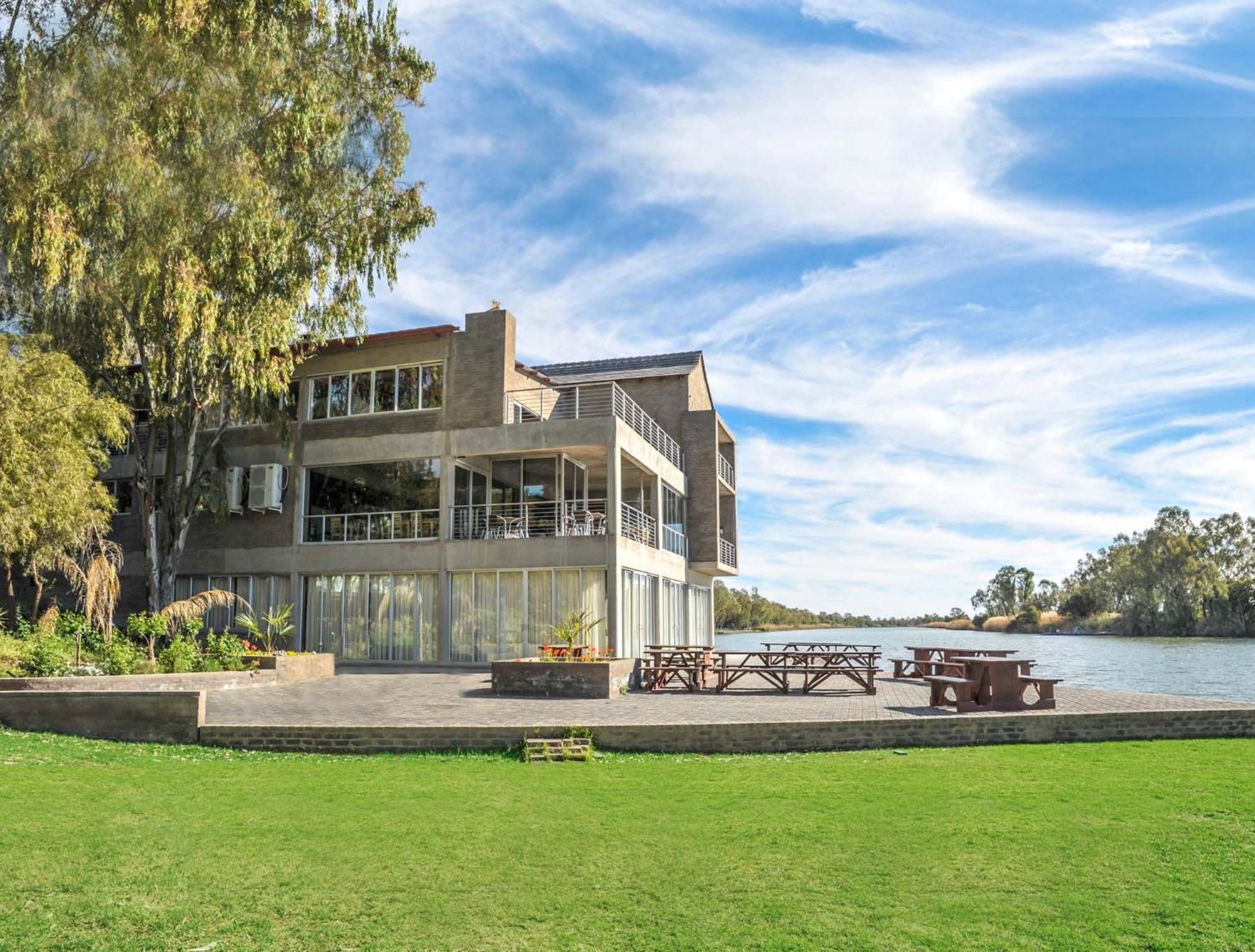 Broadwater River Estate Douglas Exterior photo